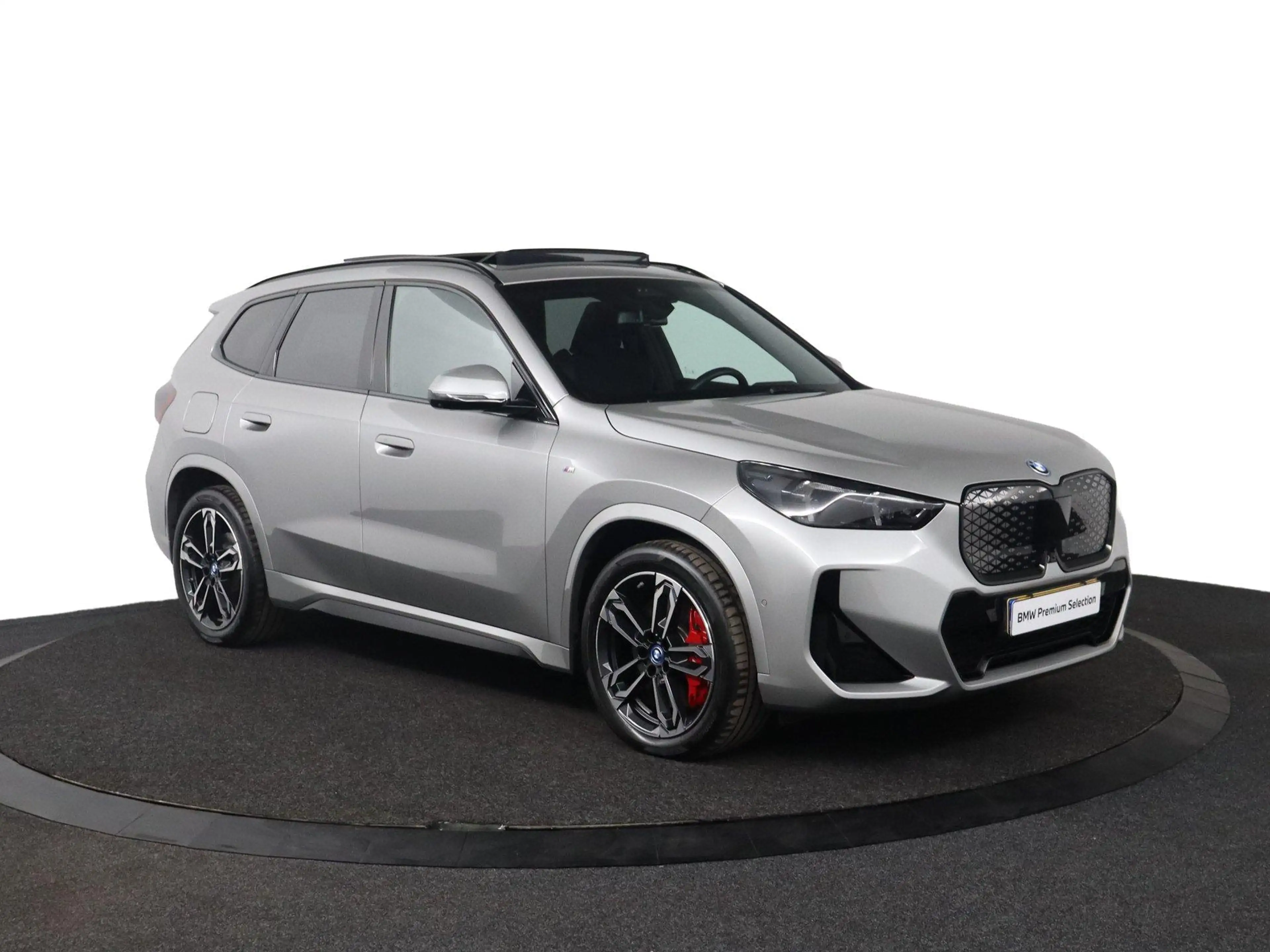 BMW iX1 eDrive20 67 kWh M Sport Edition | M Sport Pro | Gl — photo 12