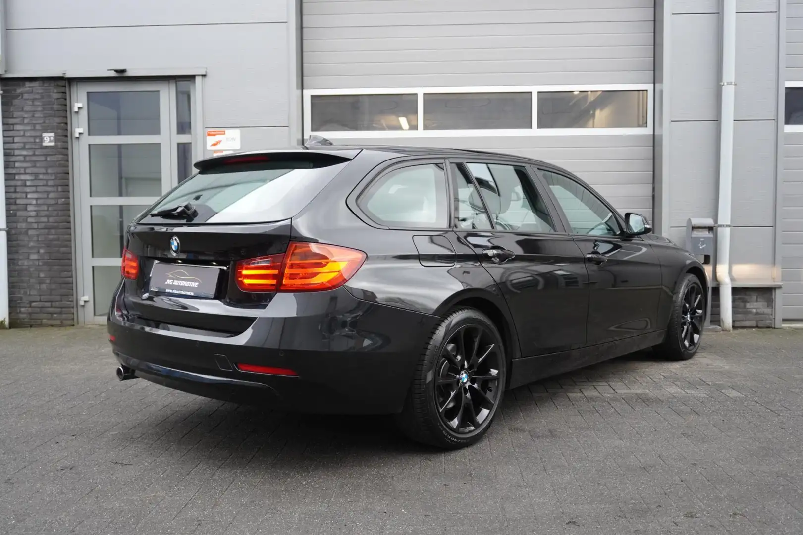 BMW 316 3-serie Touring 316d Executive Negro - 2