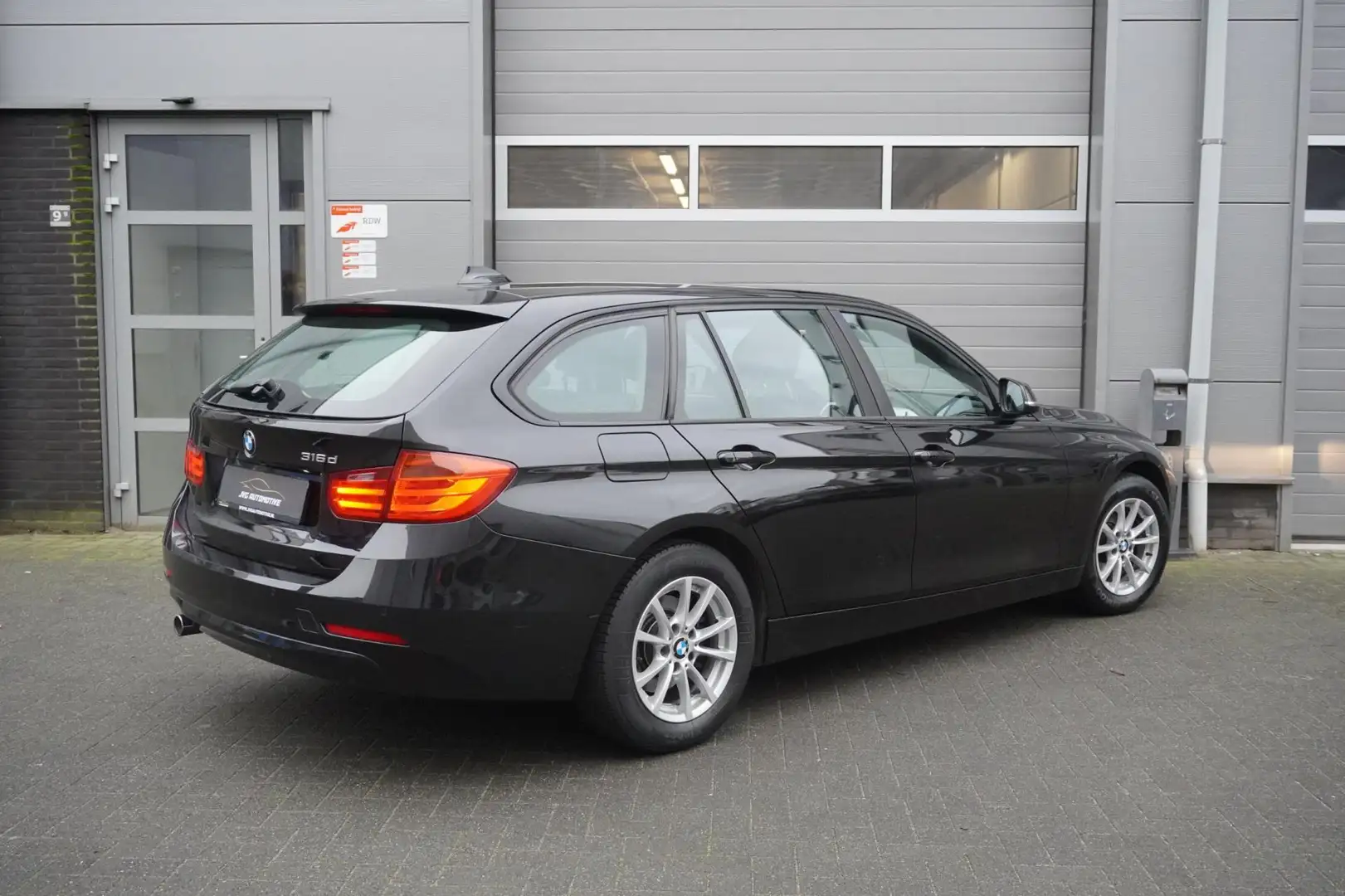 BMW 316 3-serie Touring 316d Executive Noir - 2