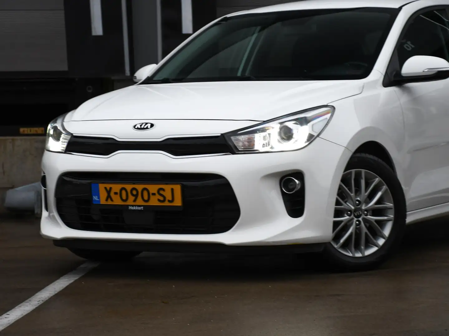 Kia Rio ExecutiveLine 1.2 CVVT 86pk STOEL + STUURVERW. | 1 Wit - 2