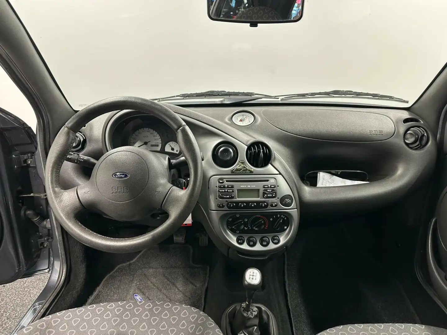 Ford Ka/Ka+ 1.3 6 Edition Gris - 2