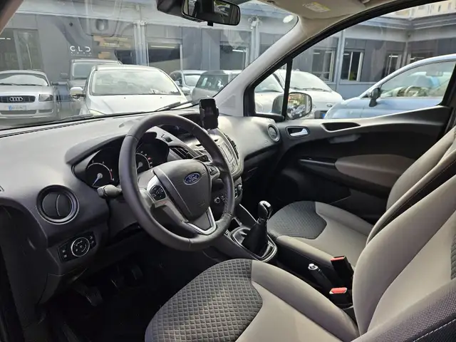Ford Tourneo Courier view 7