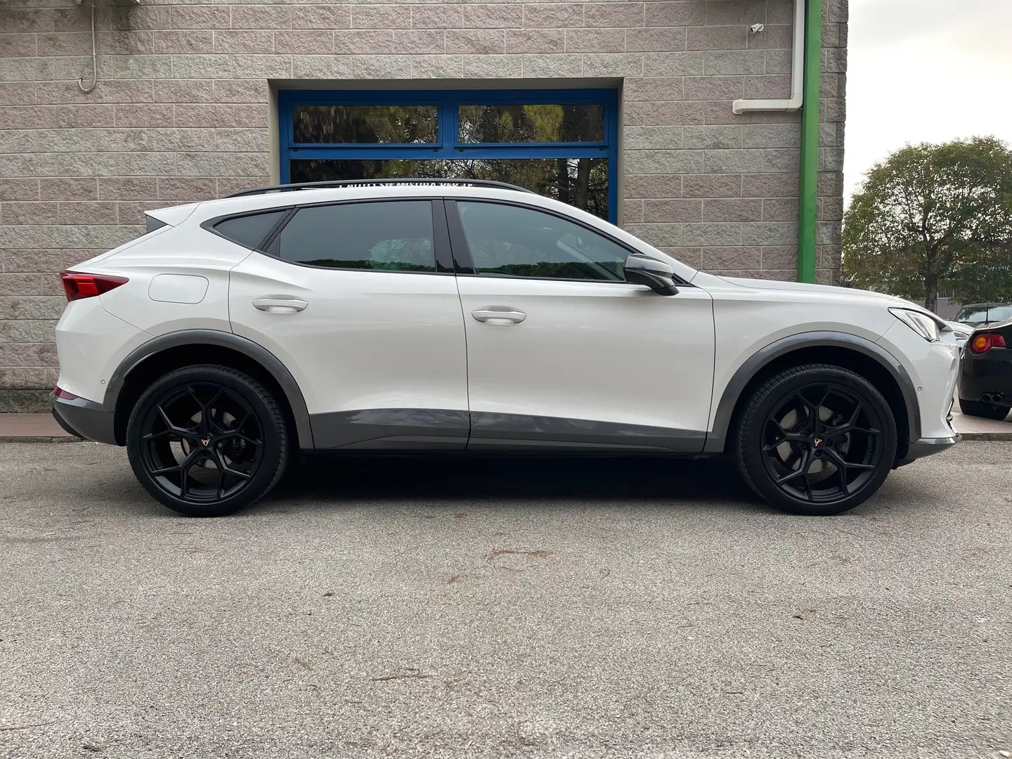 CUPRA Formentor 1.5 TSI 150CV DSG RETROCAMERA CERCHI DA 19" Wit - 2