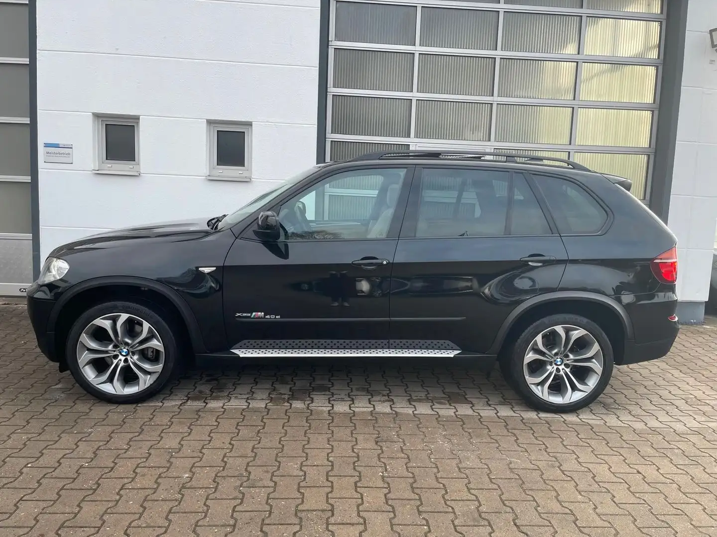BMW X5 xDrive40d/Sportpaket/AHK/PANO/4xSHZ/NAVI/20'' Schwarz - 2