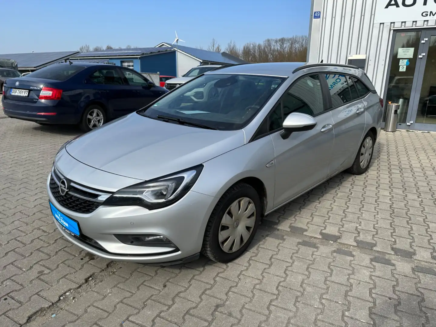 Opel Astra 1.6 CDTI ST*1-Hand*SHZ*Navi*LED*ACC*Navi*AHK PDC Srebrny - 1