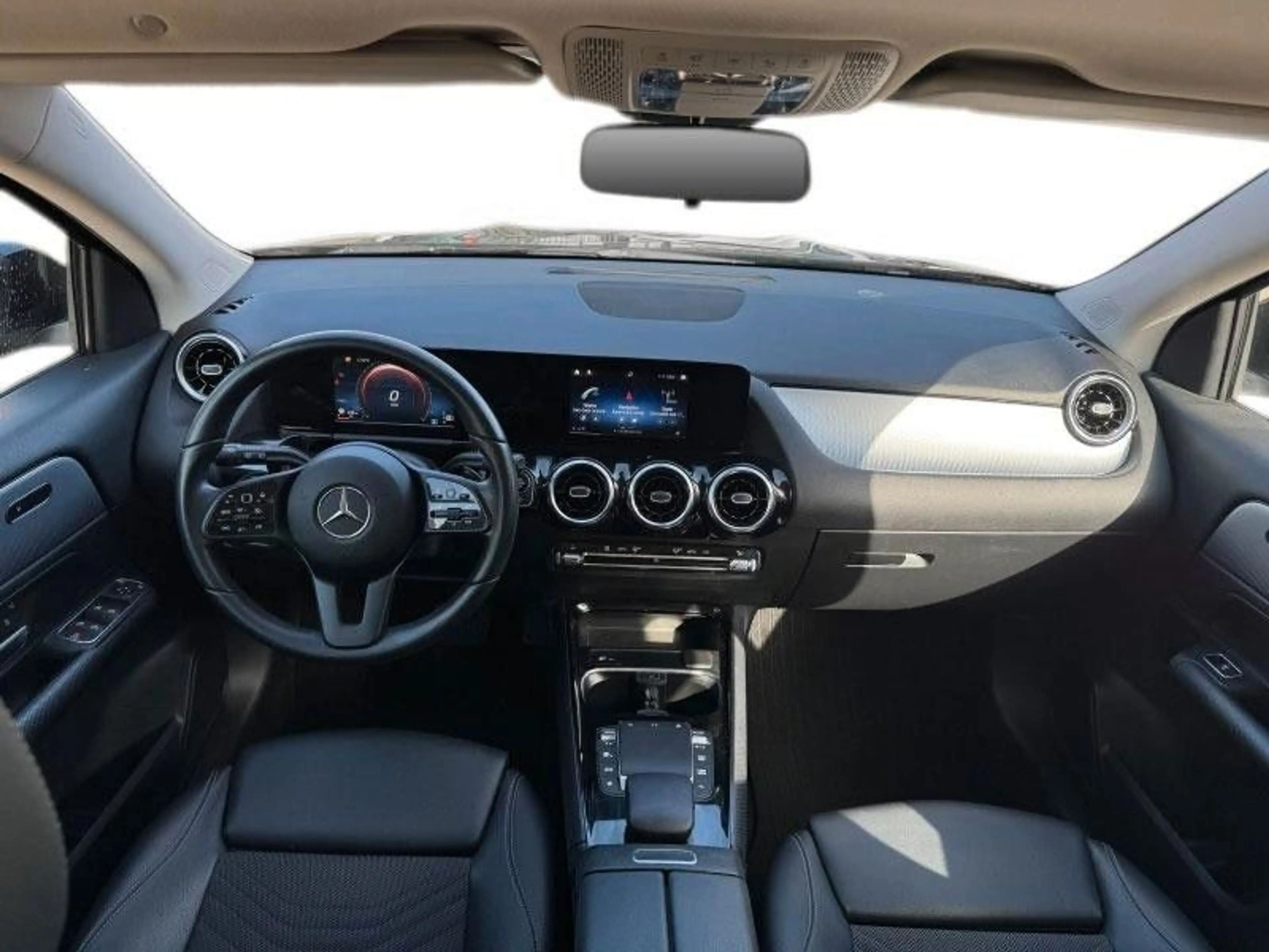 Mercedes-Benz GLA 200 — photo 6