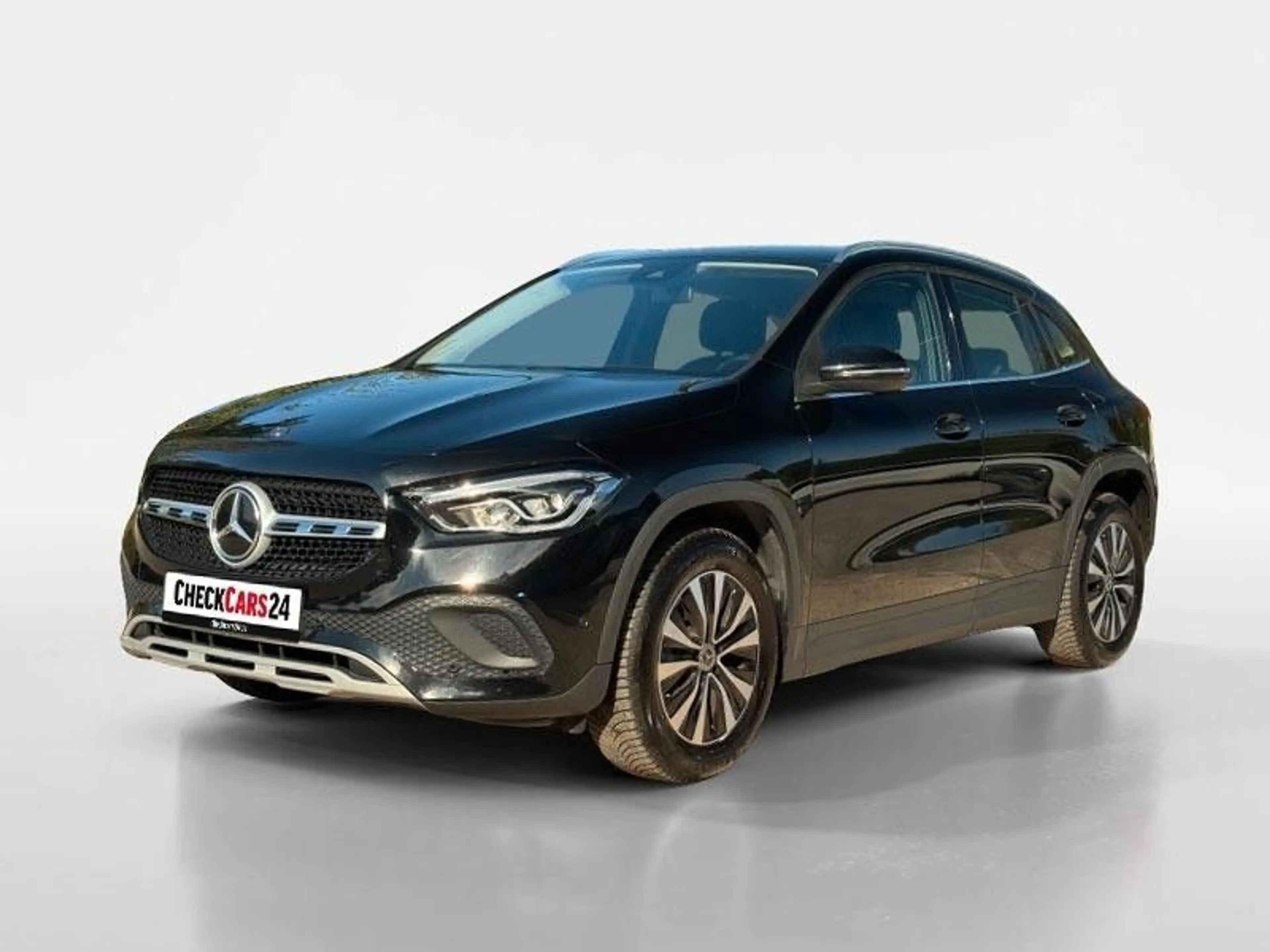 Mercedes-Benz GLA 200 — photo 2