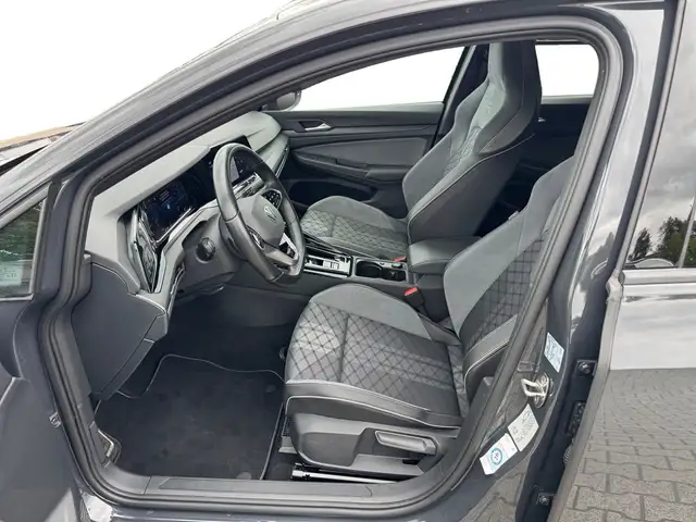 Volkswagen Golf view 4
