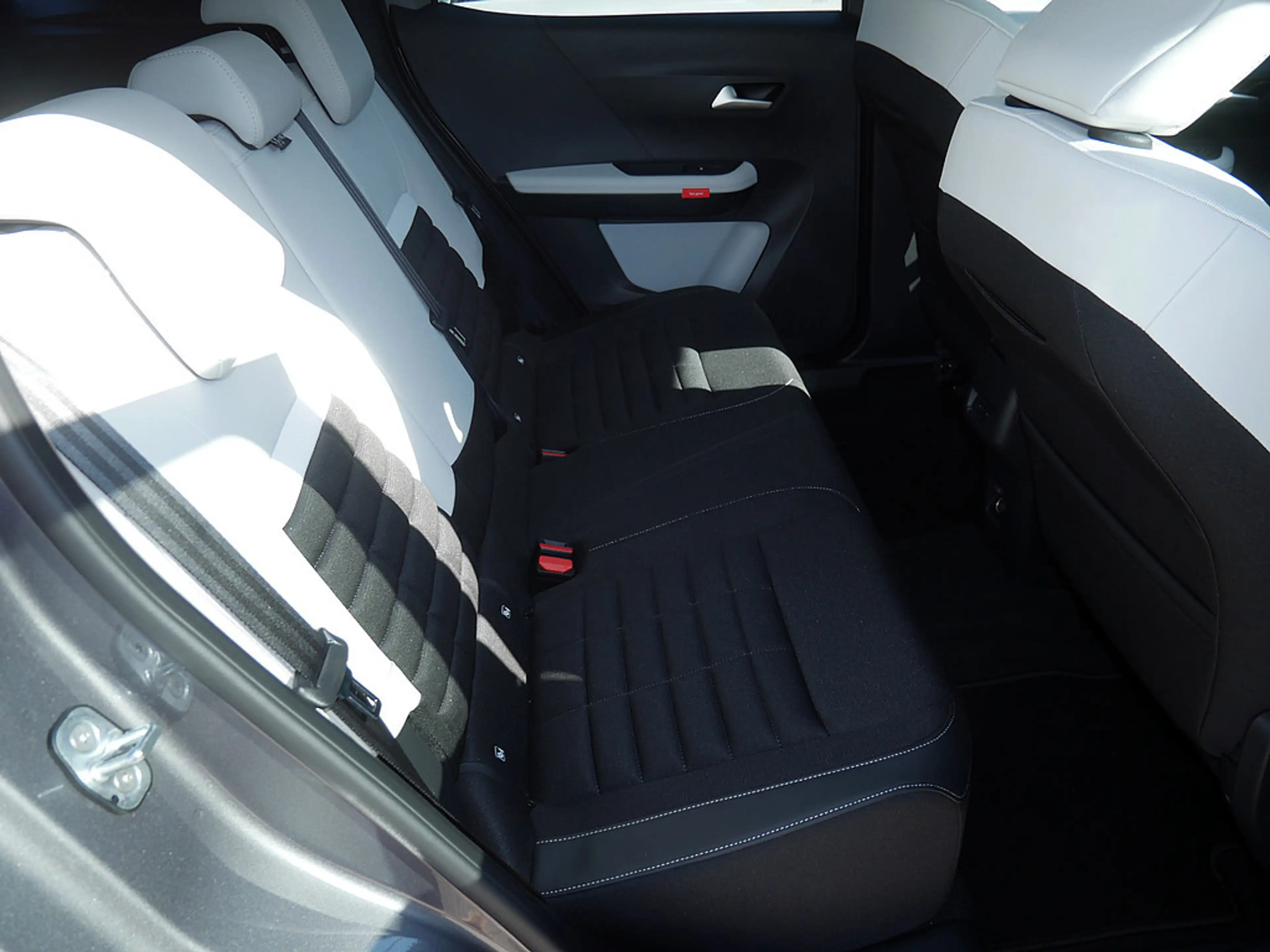 Citroen C3 Aircross Hybrid 145 Max KAMERA NAVI LED — photo 12