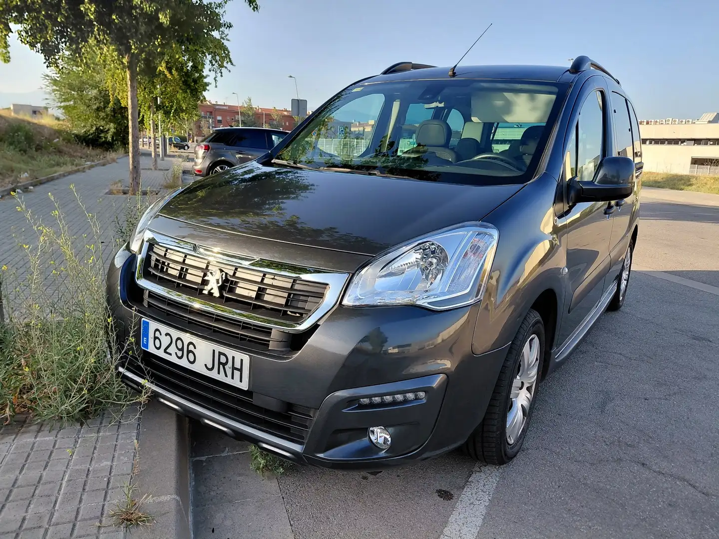 Peugeot Partner Tepee 1.6BlueHDI Outdoor 120 - 1