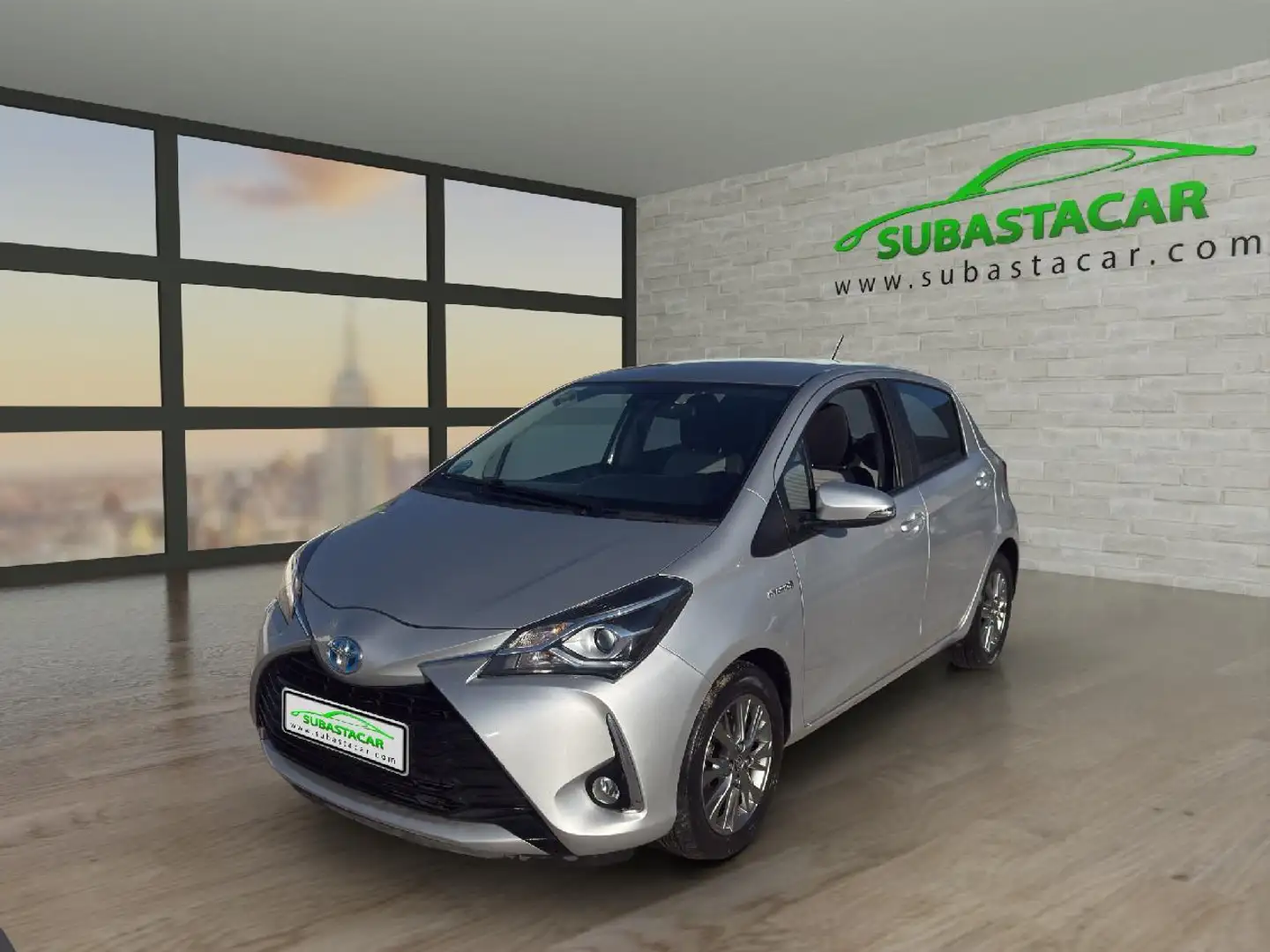 Toyota Yaris Hybrid 1.5 Active Gris - 1