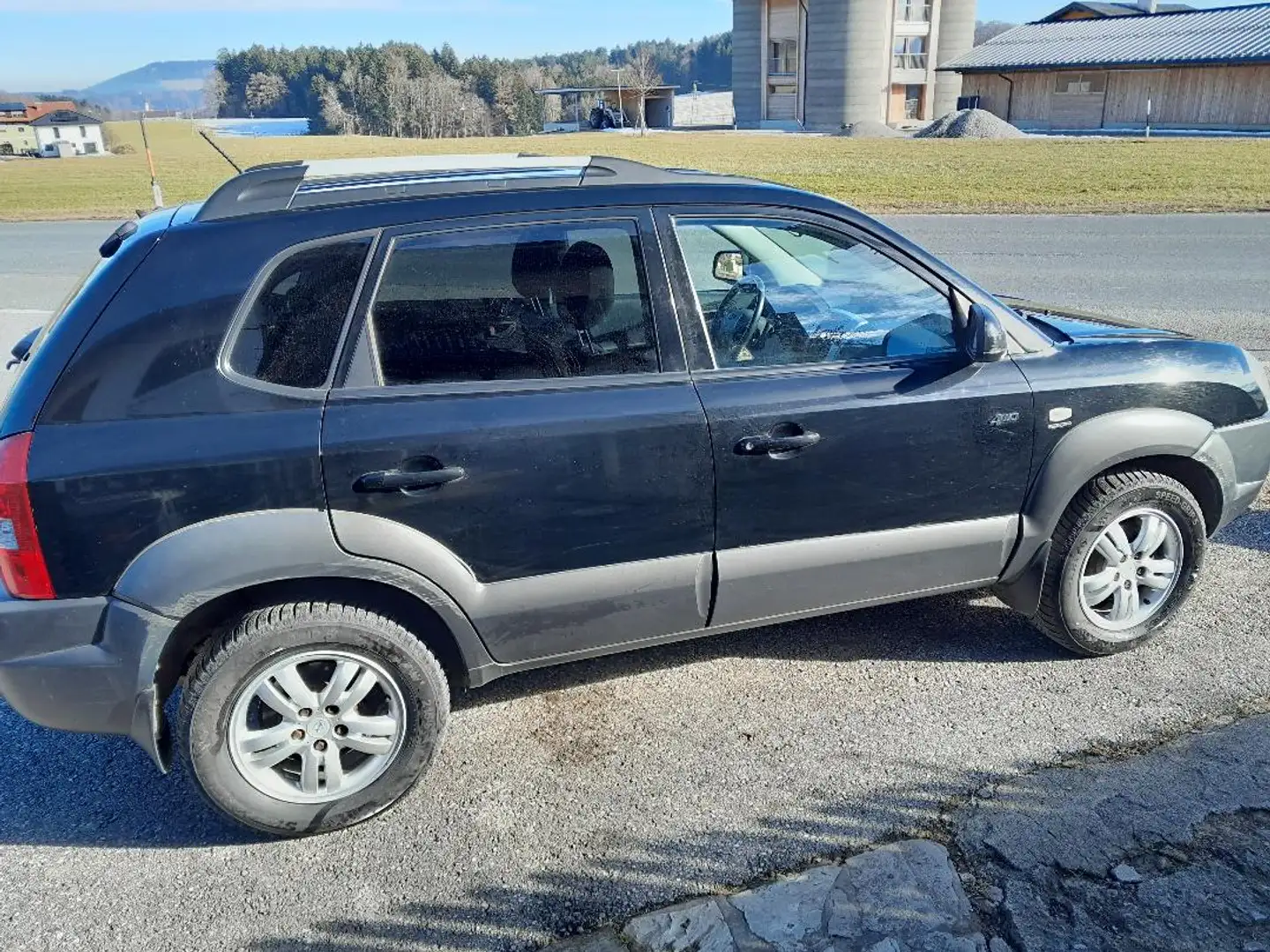 Hyundai TUCSON Tucson 2,0 CVVT Comfort  4WD Comfort Schwarz - 1