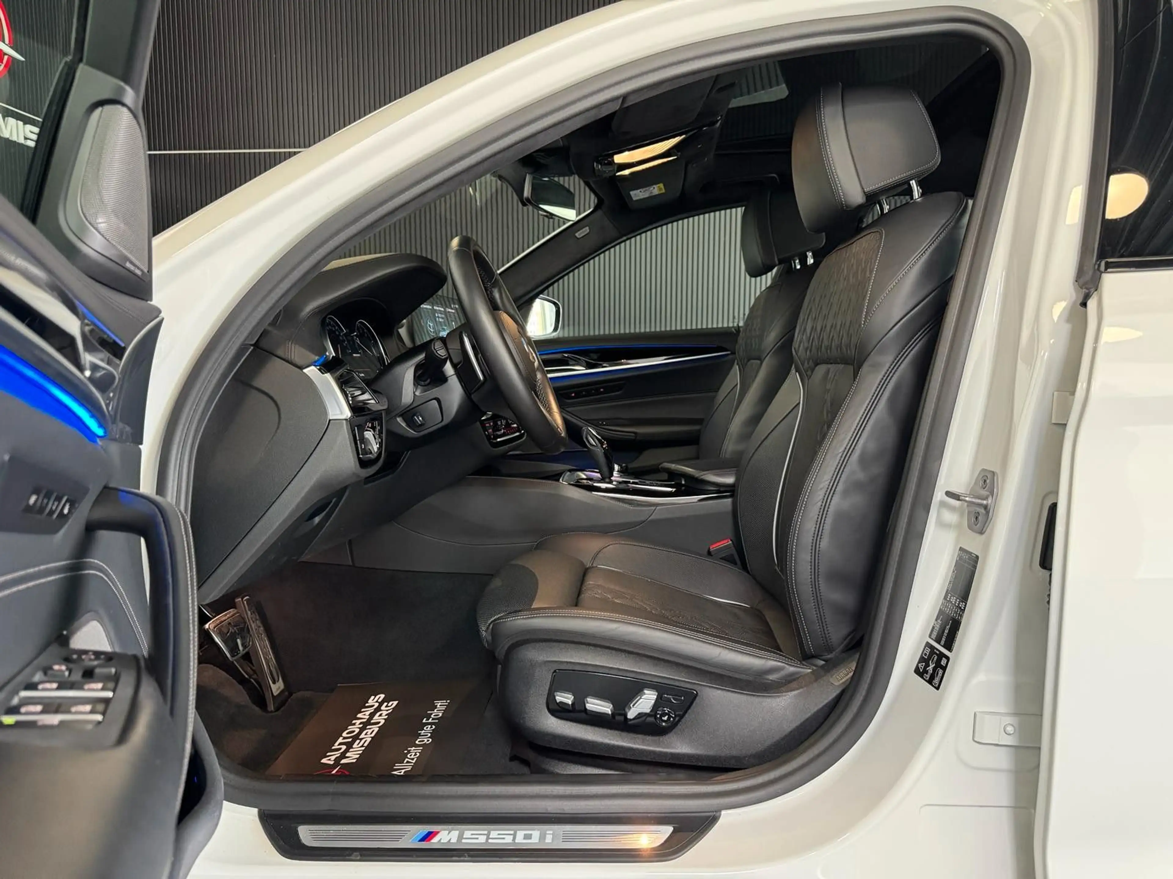 BMW 550 i xDrive Lim. /Sd+Stand-Hz+Head-Up+360°+ACC — photo 11