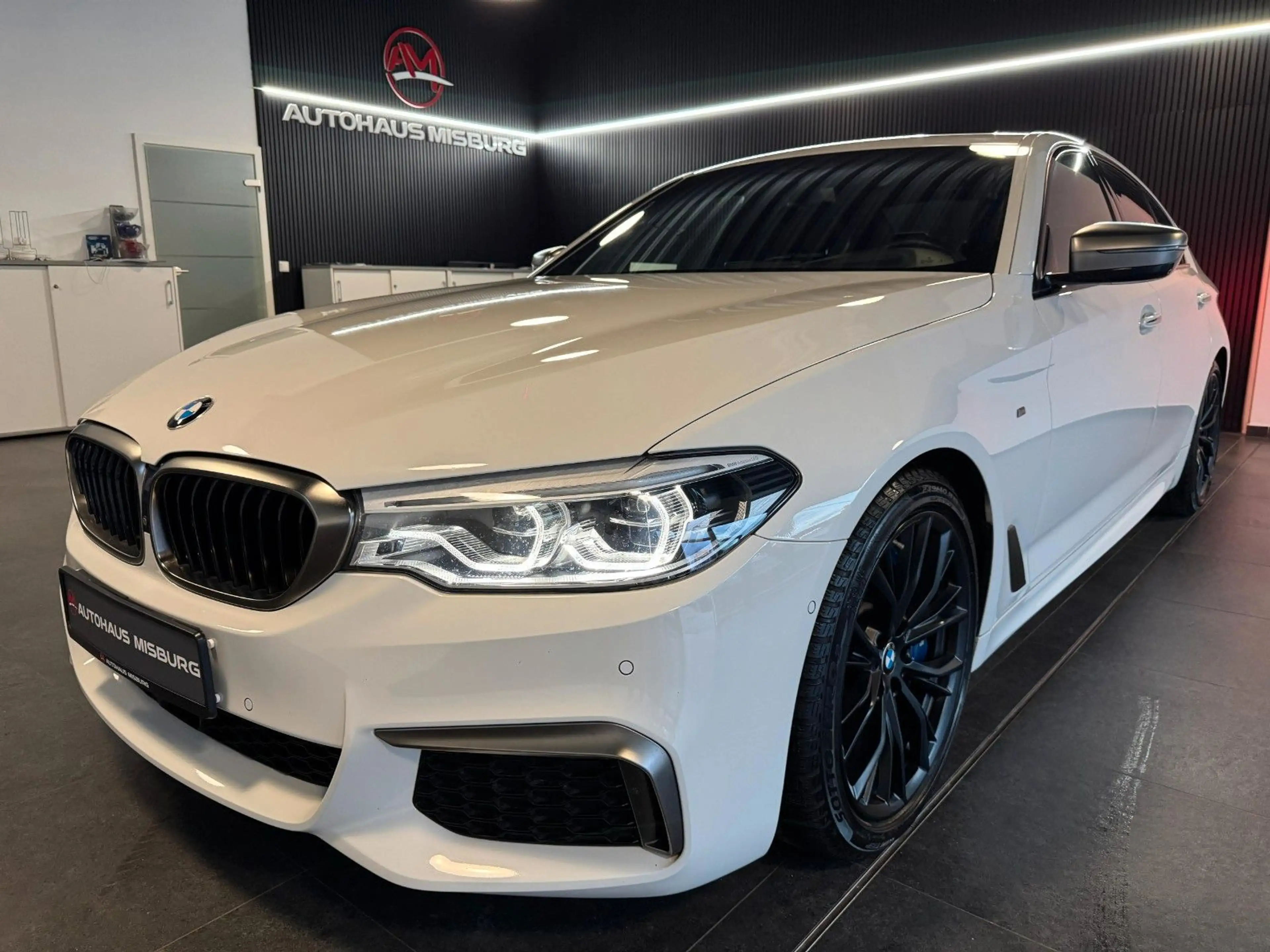 BMW 550 i xDrive Lim. /Sd+Stand-Hz+Head-Up+360°+ACC