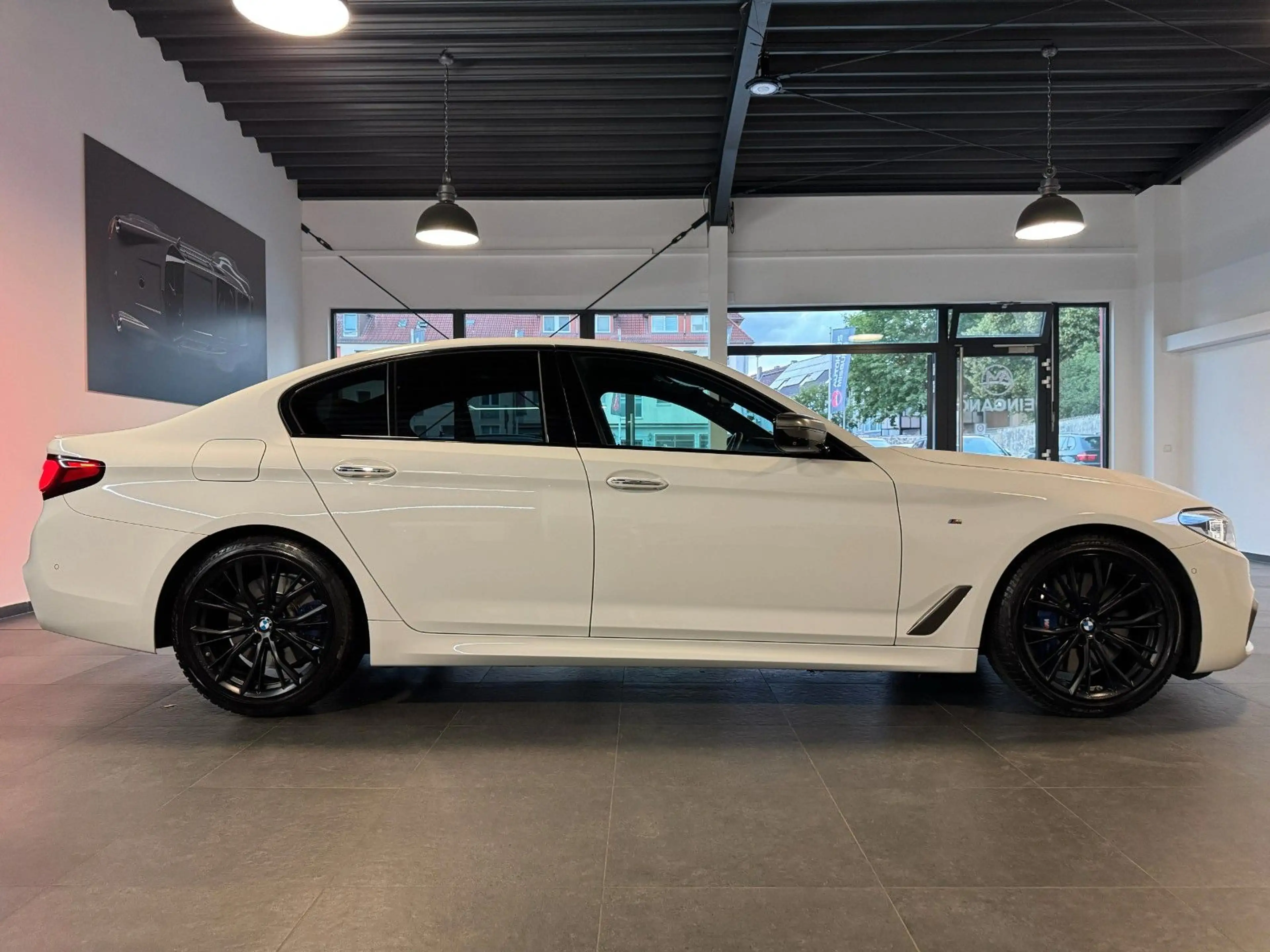 BMW 550 i xDrive Lim. /Sd+Stand-Hz+Head-Up+360°+ACC — photo 4