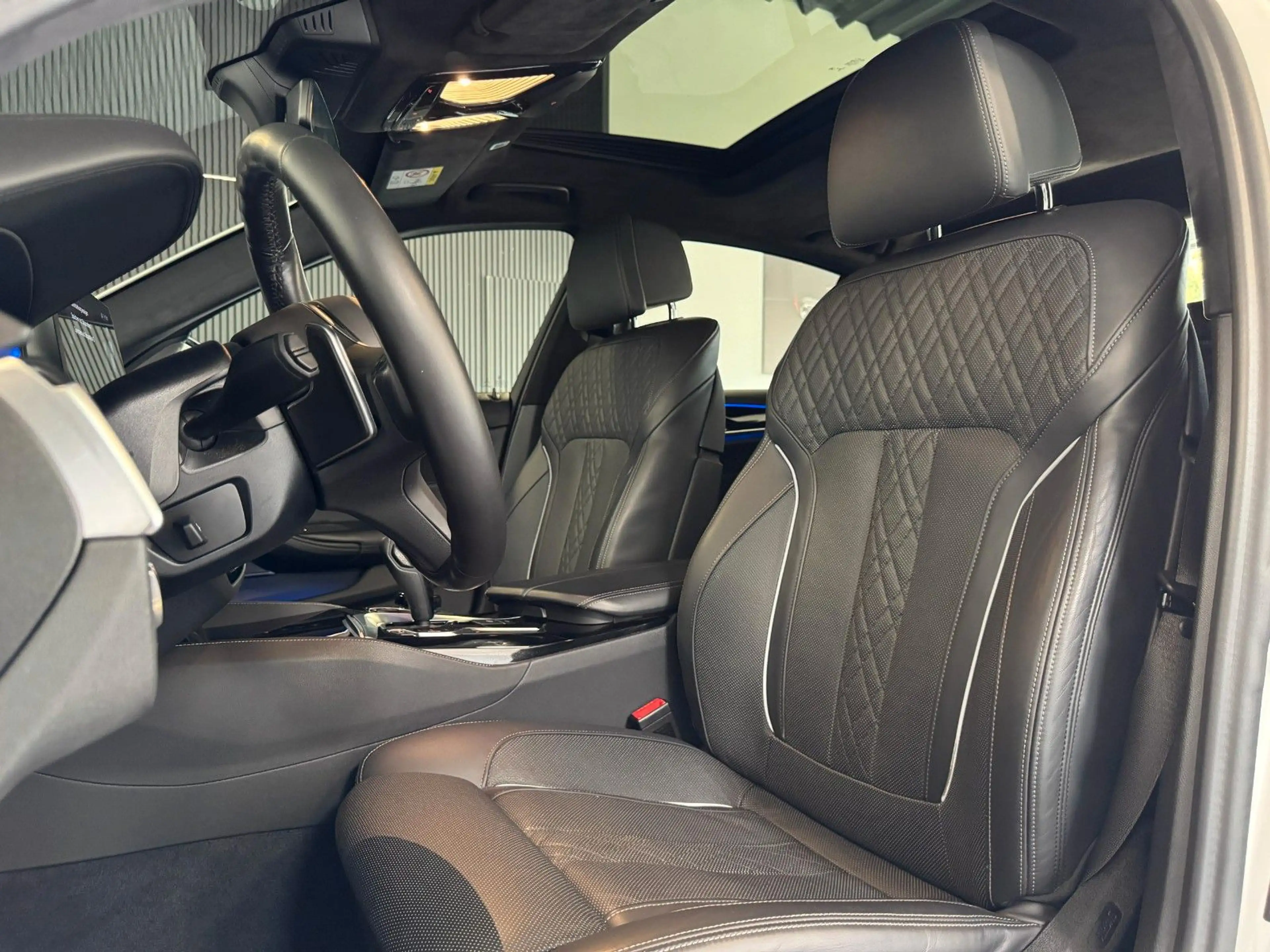 BMW 550 i xDrive Lim. /Sd+Stand-Hz+Head-Up+360°+ACC — photo 15