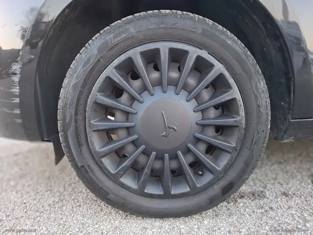 Lancia Ypsilon view 5