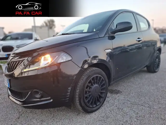 Lancia Ypsilon view 9