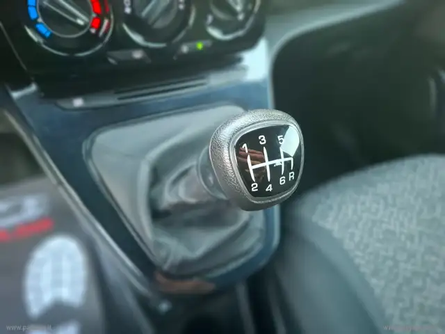 Lancia Ypsilon view 15