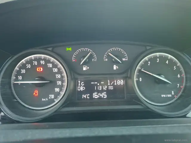 Lancia Ypsilon view 12