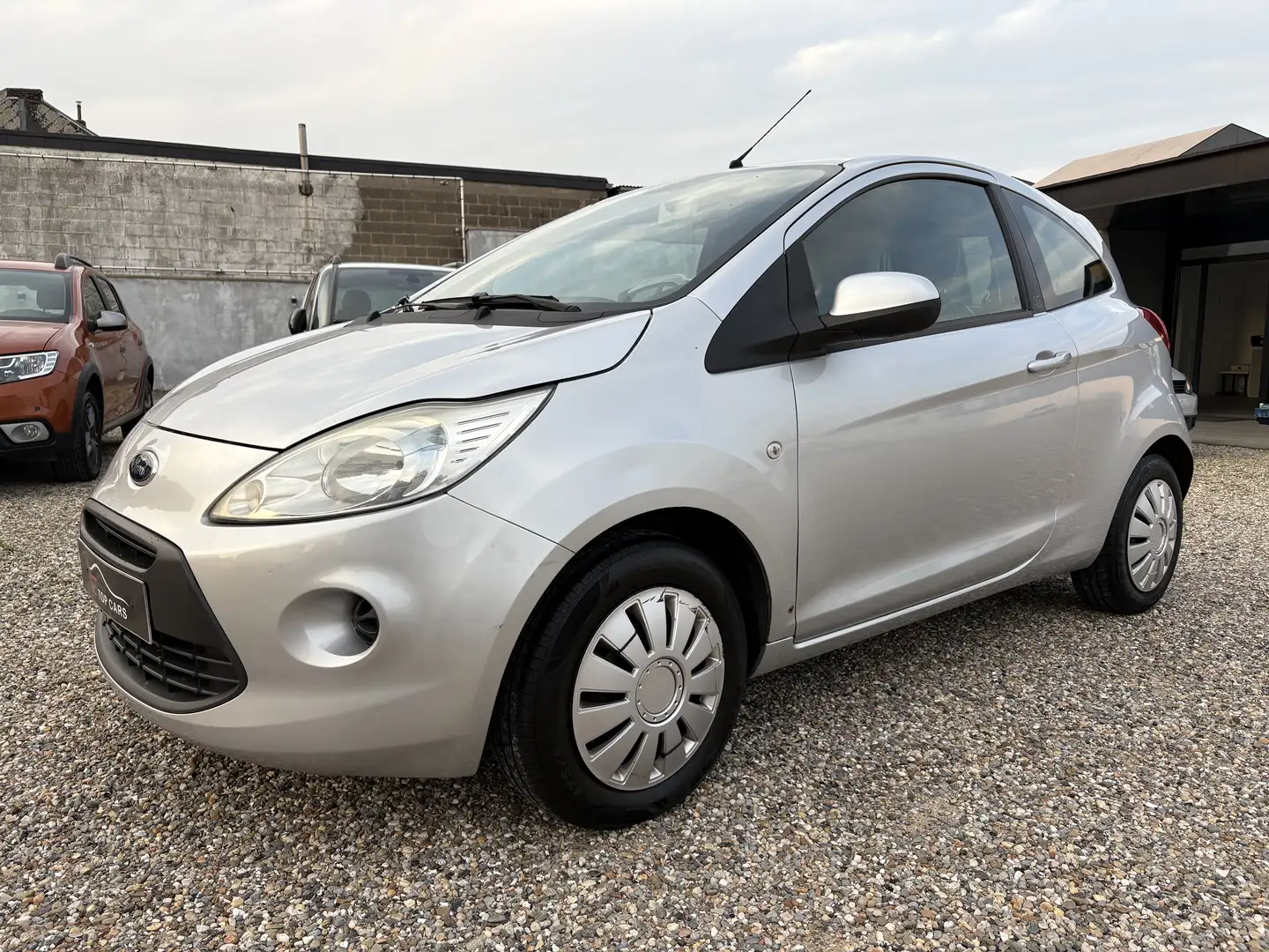 Ford Ka/Ka+ Ka 1.2i Ambiente Gris - 1