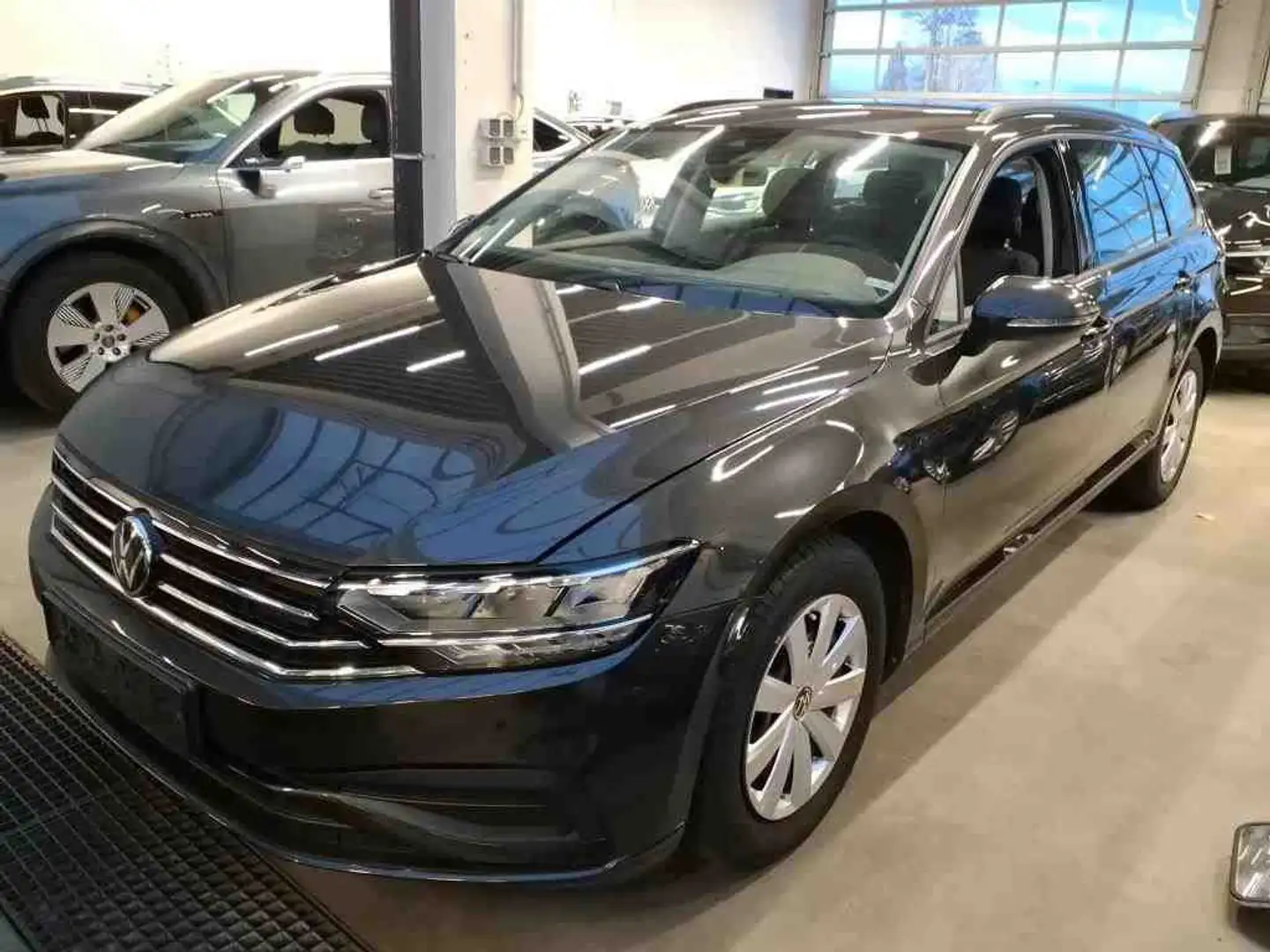 Volkswagen Passat Variant Conceptline 2.0TDI Navi/Led/Cam/WinterP Grau - 1