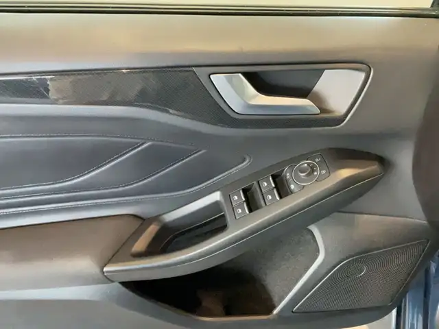 Ford Focus view 9
