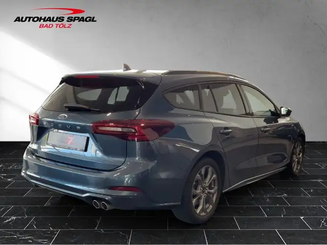 Ford Focus view 5