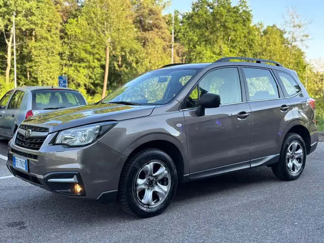 Subaru Forester Forester 2.0i Free