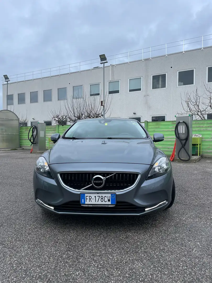 Volvo V40 Geartronic 2.0 Gris - 2