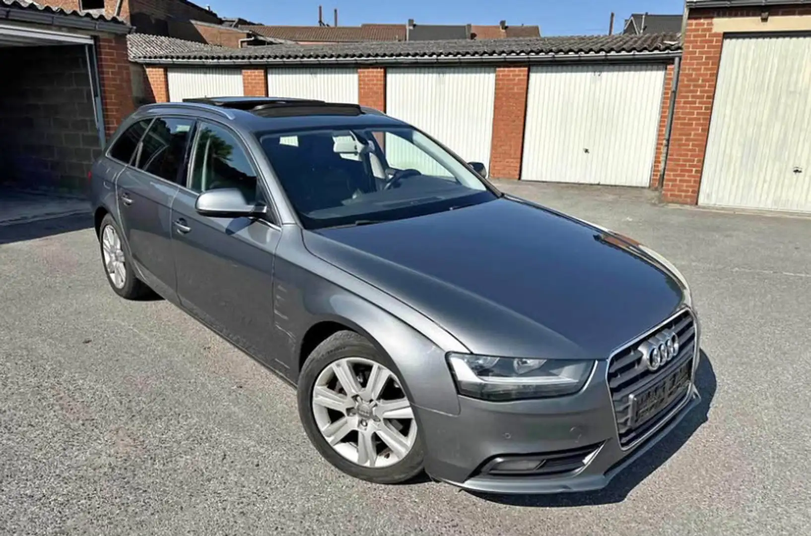 Audi A4 2015 2.0 tdi siva - 1