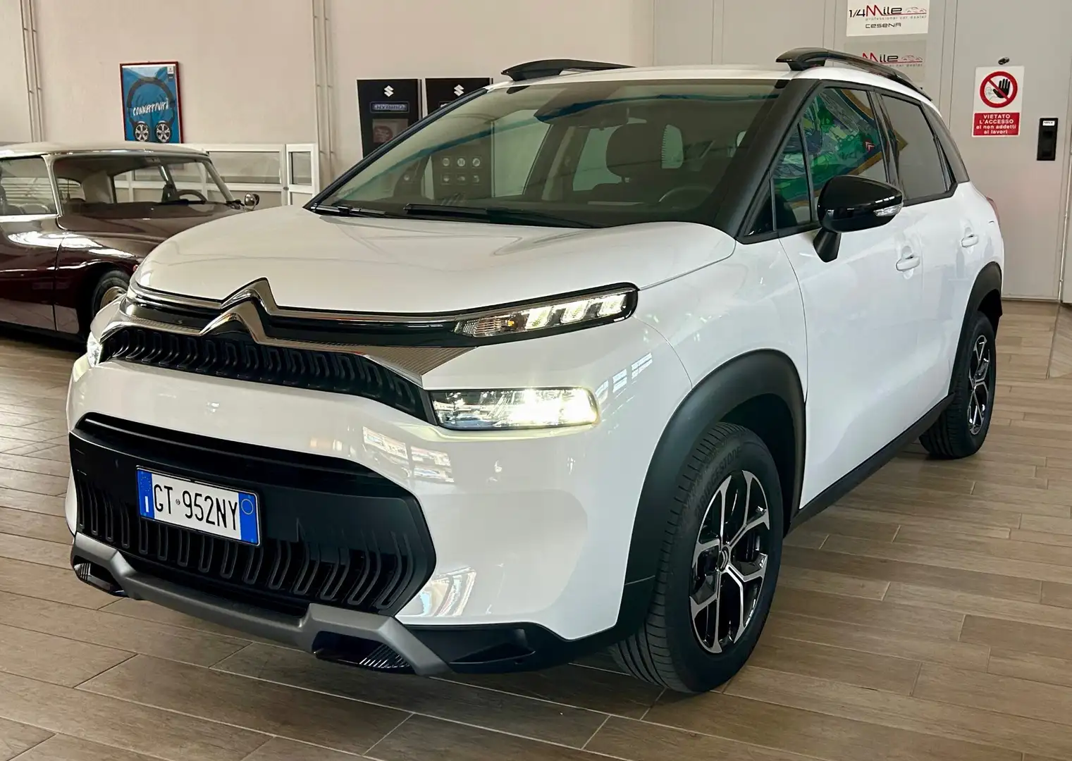 Citroen C3 Aircross C3 Aircross PureTech 110 S&S SHINE PACK Wit - 1