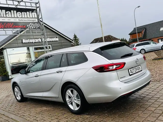 Opel Insignia view 5