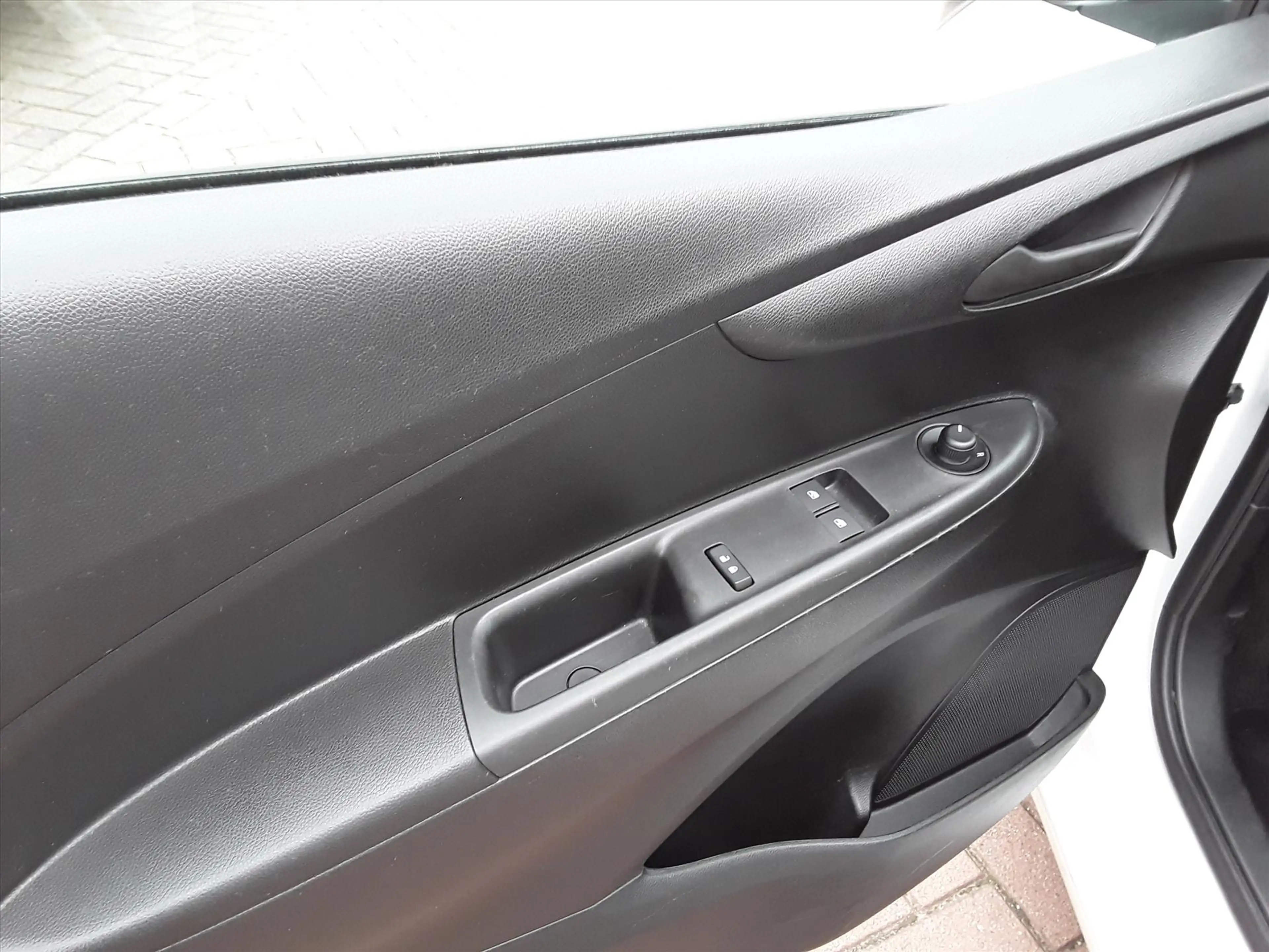 Opel Karl 1.0 Start/Stop 75pk Edition — photo 14