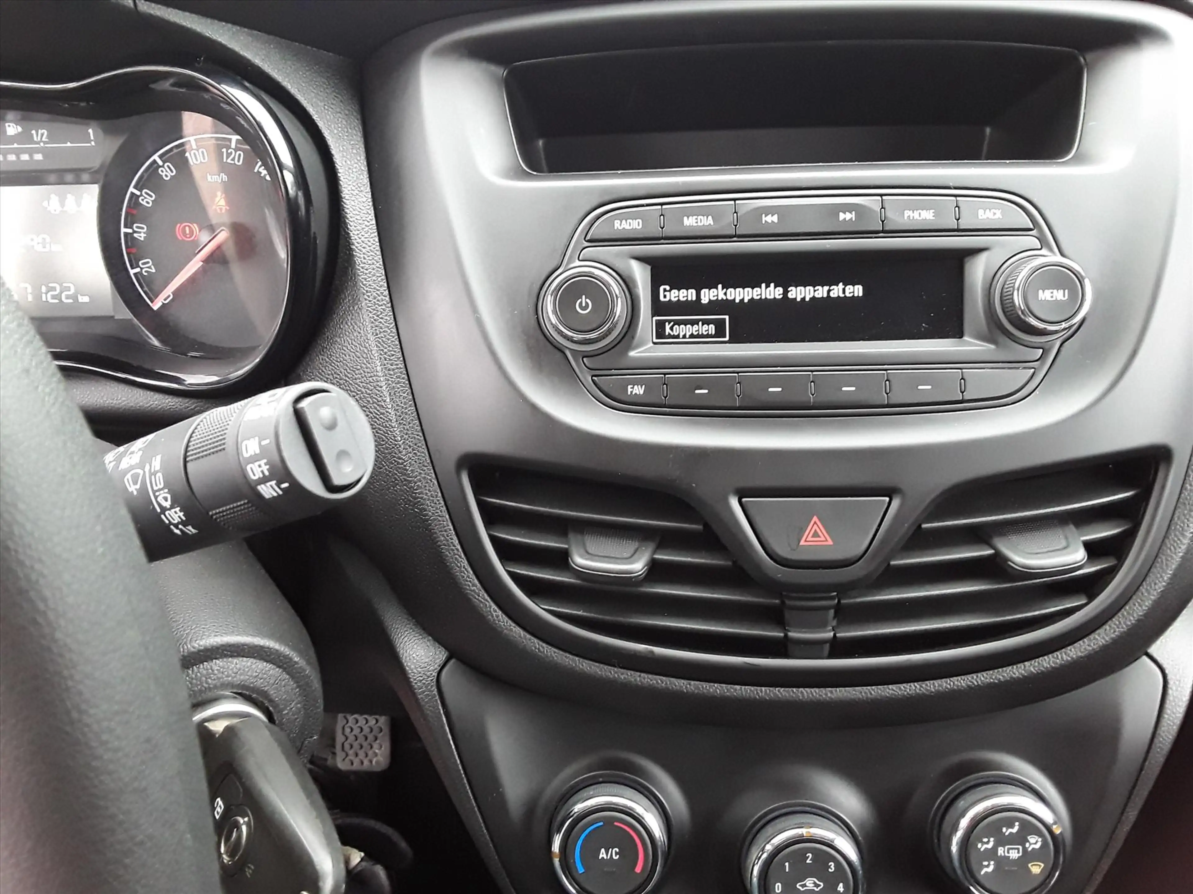Opel Karl 1.0 Start/Stop 75pk Edition — photo 20