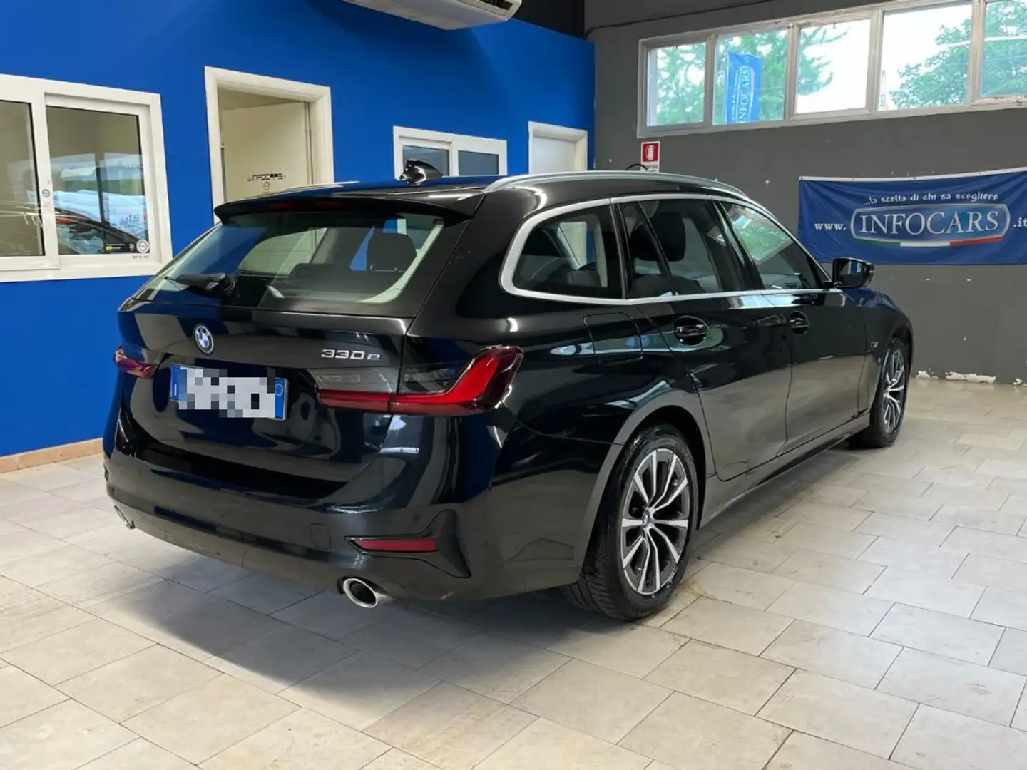 BMW 330 e 252cv  plug in PHEV Touring Business Promo Czarny - 2
