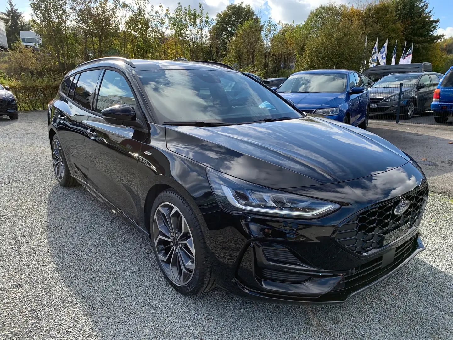 Ford Focus ST-Line X Kombi Automatik, get. Scheiben, Winter., Schwarz - 1