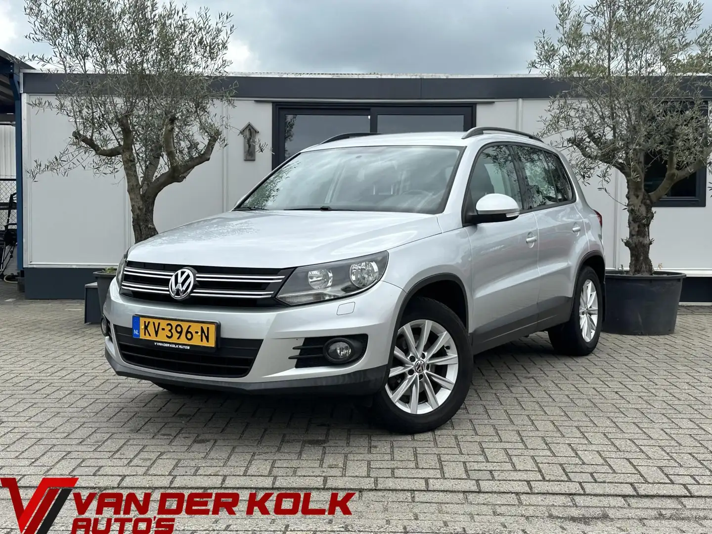 Volkswagen Tiguan 1.4 TSI Sport&Style CarPlay Navi Cruise Climate Grey - 1