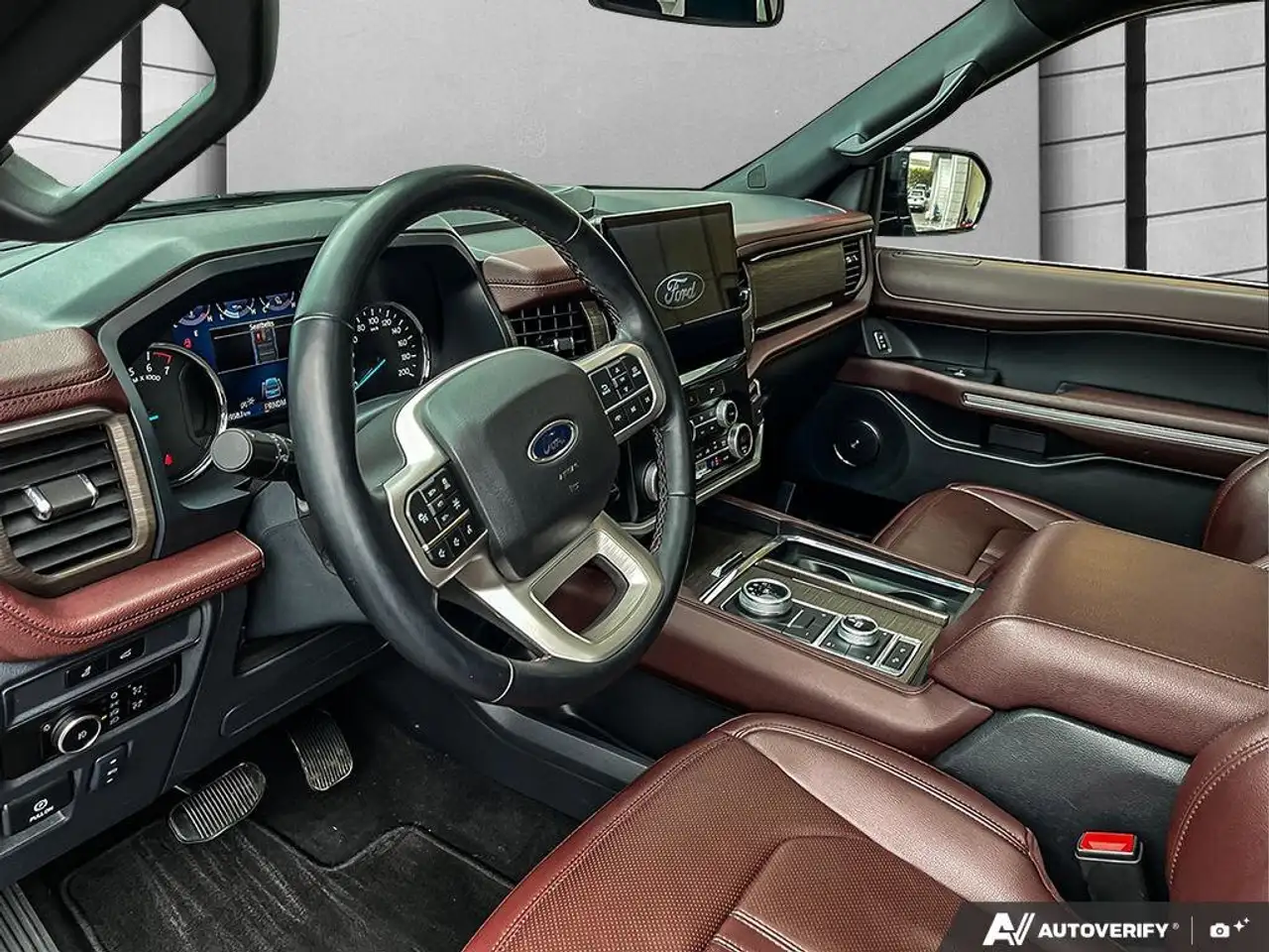 Ford Expedition снимка Ford Expedition