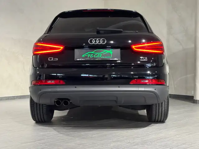 Audi Q3 view 12