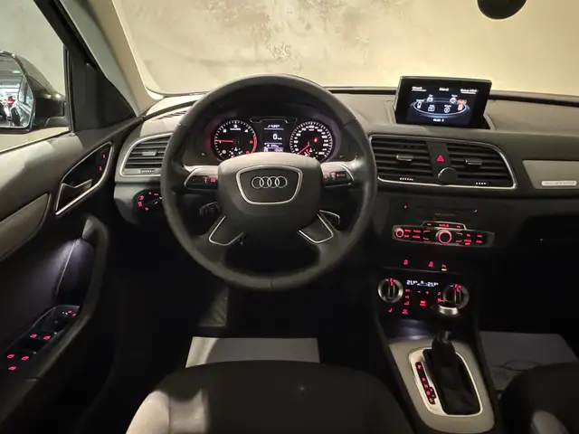 Audi Q3 view 27