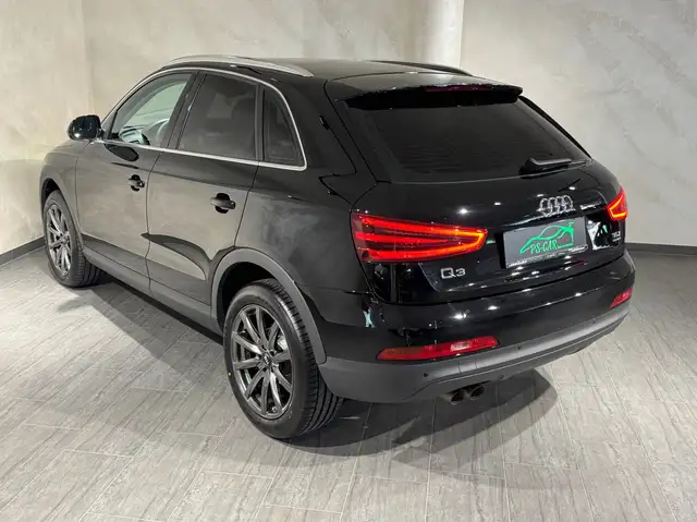 Audi Q3 view 16