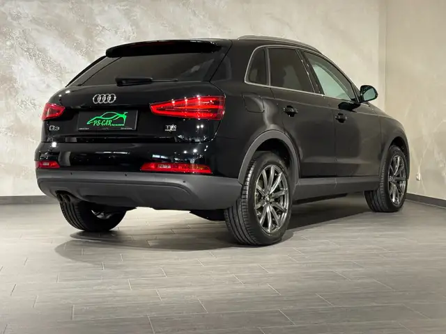 Audi Q3 view 9