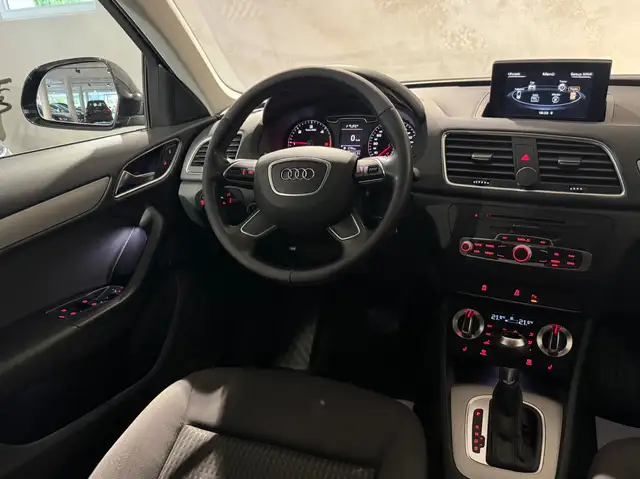 Audi Q3 view 29