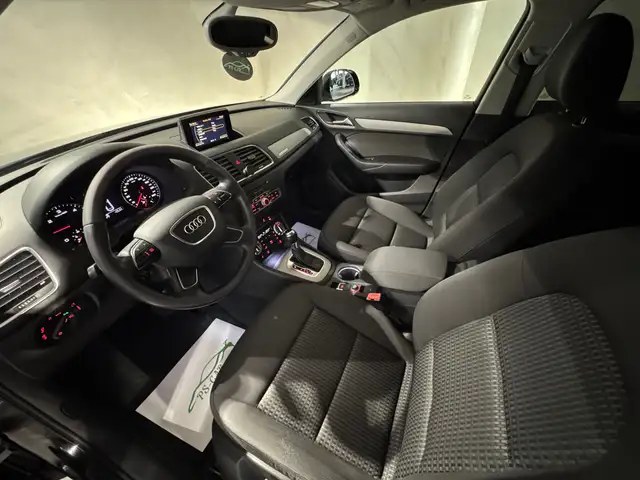 Audi Q3 view 19