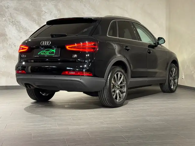Audi Q3 view 10