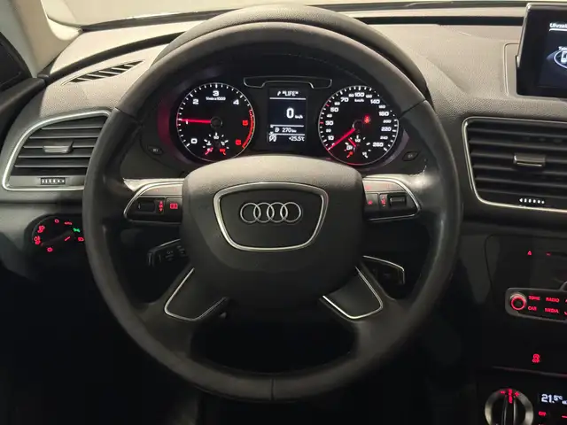 Audi Q3 view 28
