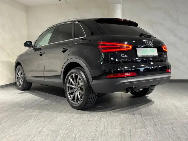 Audi Q3 view 15