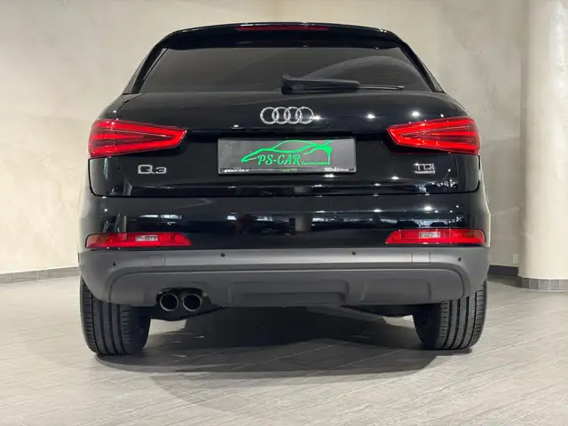Audi Q3 view 13