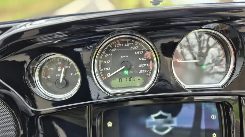 Harley-Davidson Street Glide - foto 8